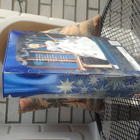 Cinderella Barbie Doll,1996 - Picture 6 of 9